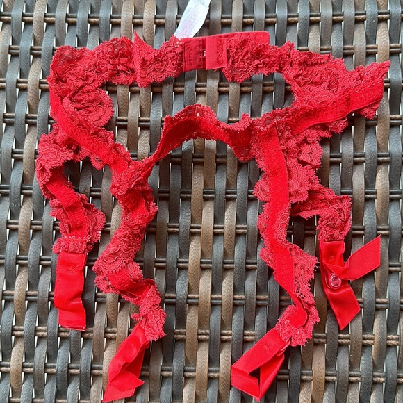 Vintage Victoria’s Secret glamour sheers Lace Garter Belt - only one included. - Picture 3 of 4